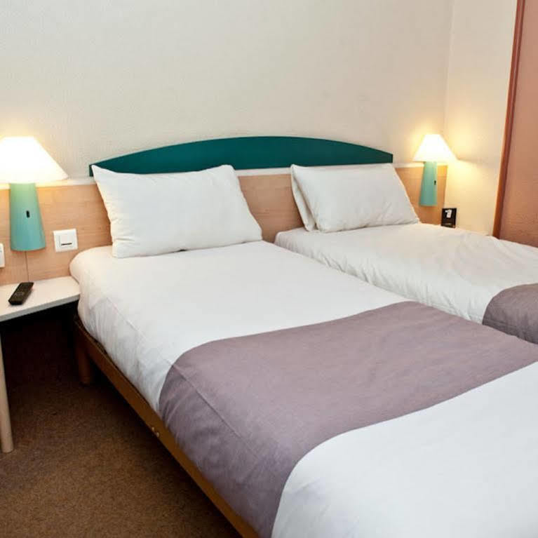 Egg Hotel Gonesse Exterior foto